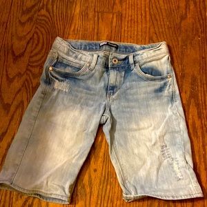 Levi distressed Bermuda Jean shorts excellent condition size 14 reg
